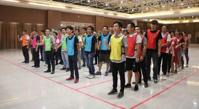 宏杰经管学院一周年庆典趣味运动会